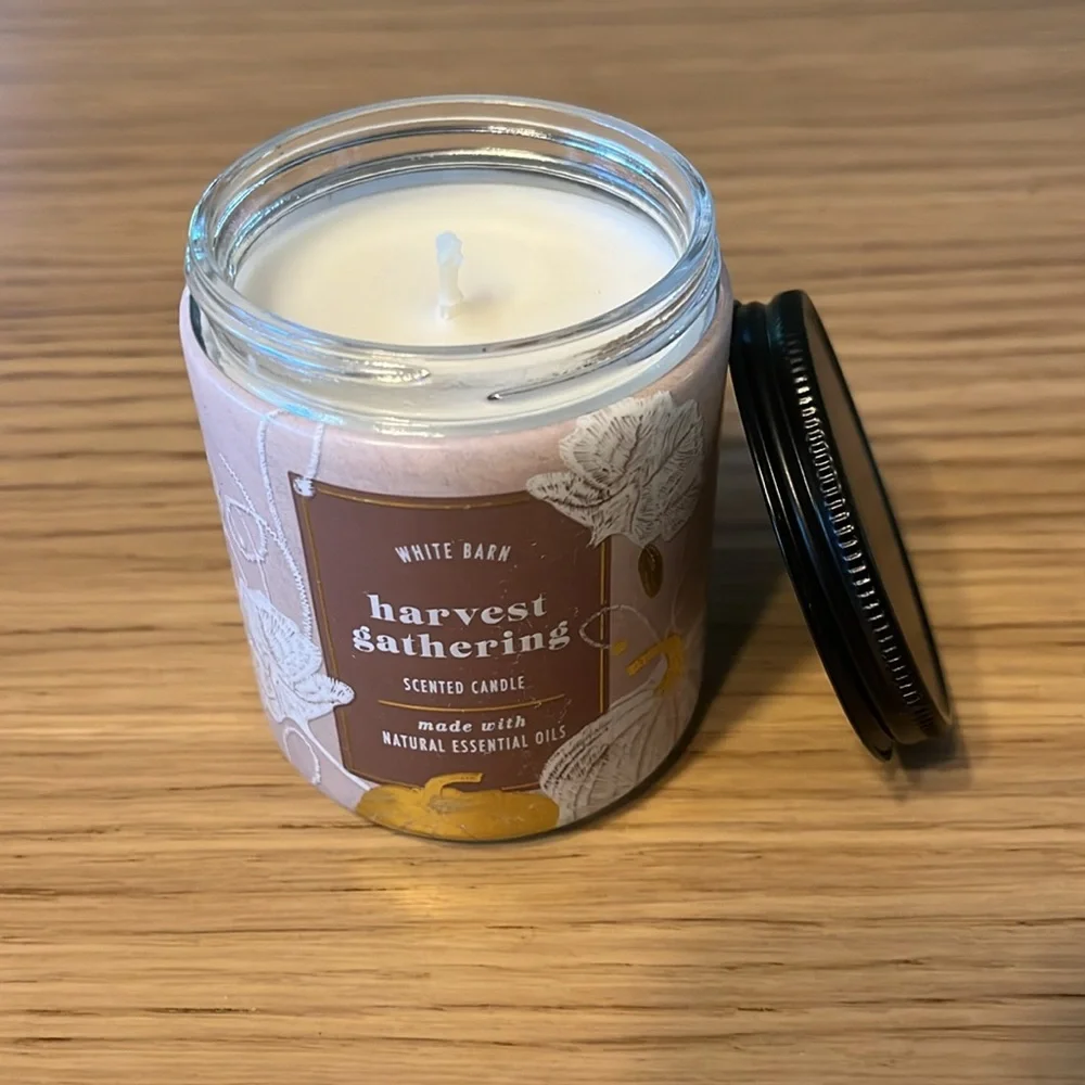Bath & Body Works Single Wick Candle. Harvest Gathering.